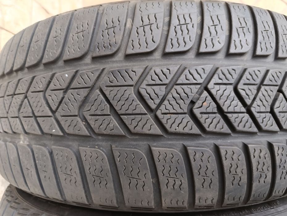 Зимни гуми Pirelli 225/45/18 dot 4122