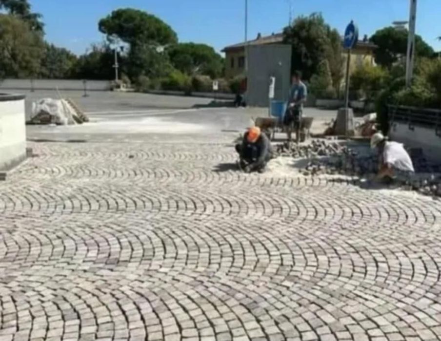 Piatra cubica noua, ma deplasez in toate județele