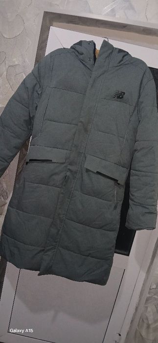 Kurtka mujskoy deyarli yangi koreyski fasonda tizzadan