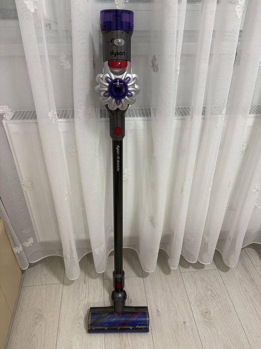 Aspirator Dyson V8