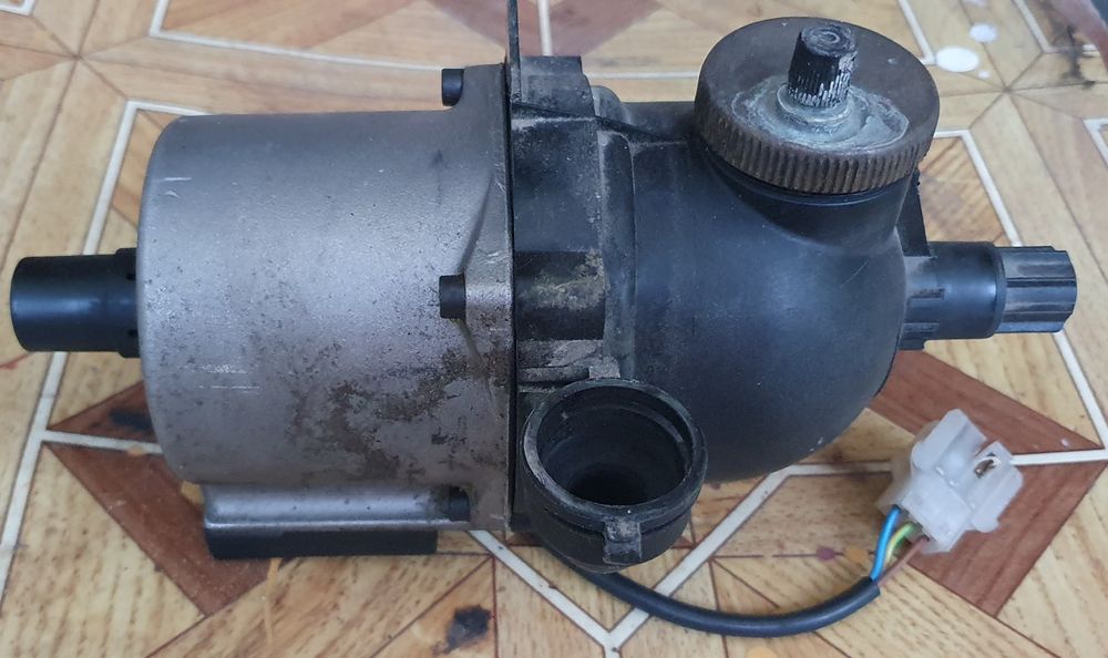 Vând piese centrala termică Saunier Duval  și Instant apă Vaillant