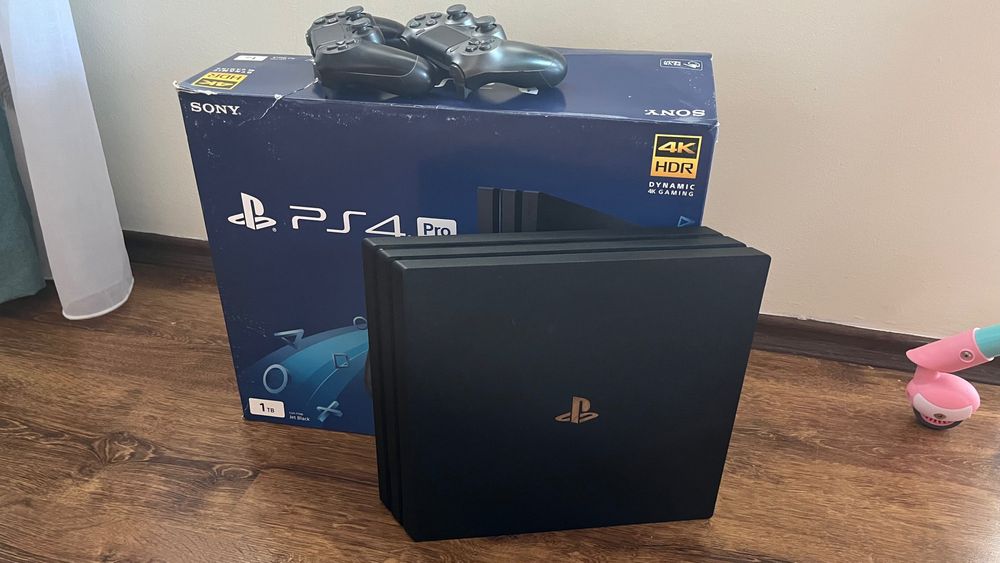 Play Station 4 Pro 1TB