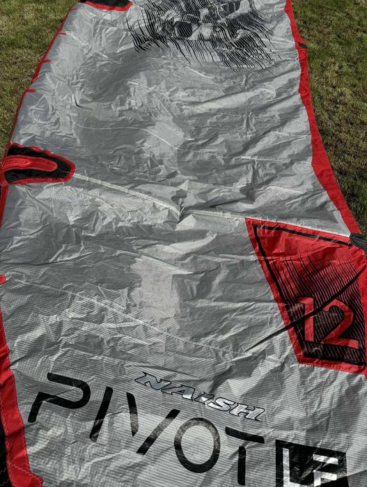 Кайт Naish Pivot 2024 LE 12m + бар Torque 2 - Като нови!