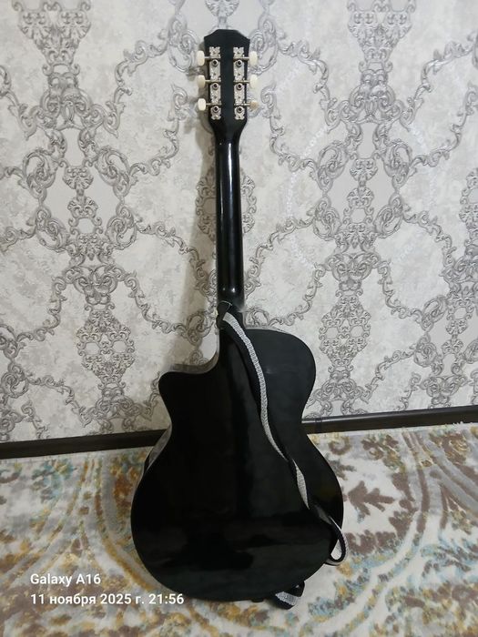 Гитара сатылады.