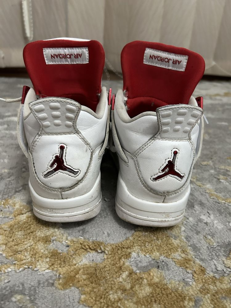 Jordan 4 metallic red(nu yeezy, off white, dunk)