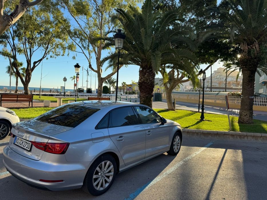 Audi A3 Limuzină 1.6 TDI Automatik