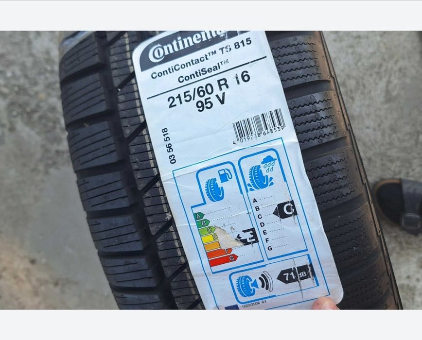 Vând 2 cauciucuri noi Continental