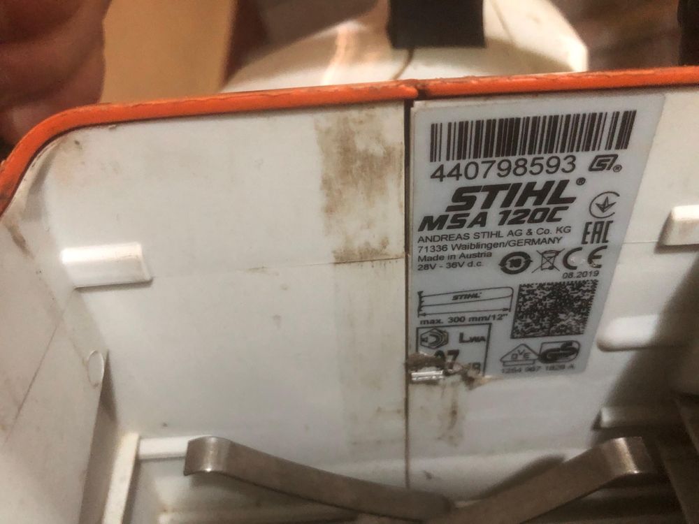 Drujba electrica Stihl MSA 120 C cu acumulator si incarcator
