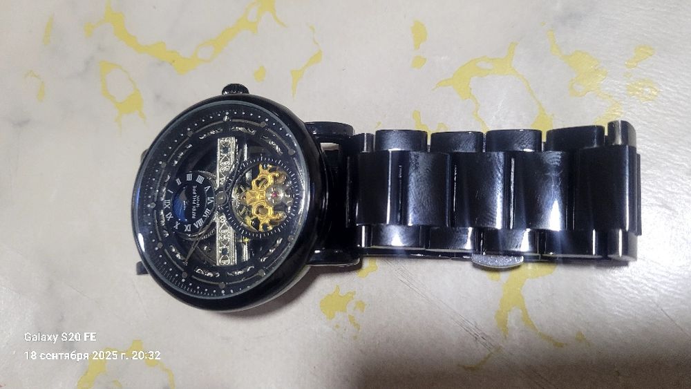 наручные часы PATEK PHILIPPE GENEVE 
Holati yaxshi avtopat zavod olgan