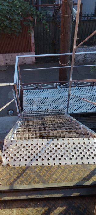 Scara zincate la comanda în toată tara