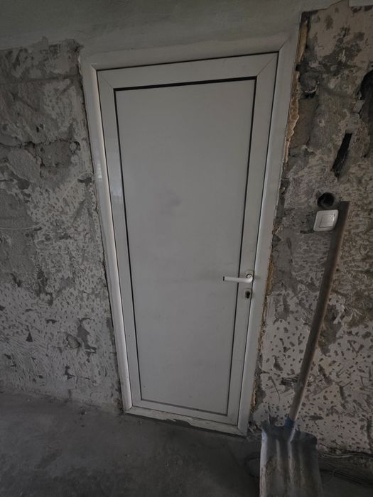 PVC и алуминиеви интериорни  врати