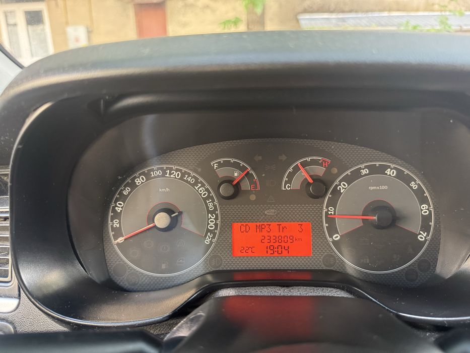 Vand sau schimb Fiat Linea benzina si gaz GPL