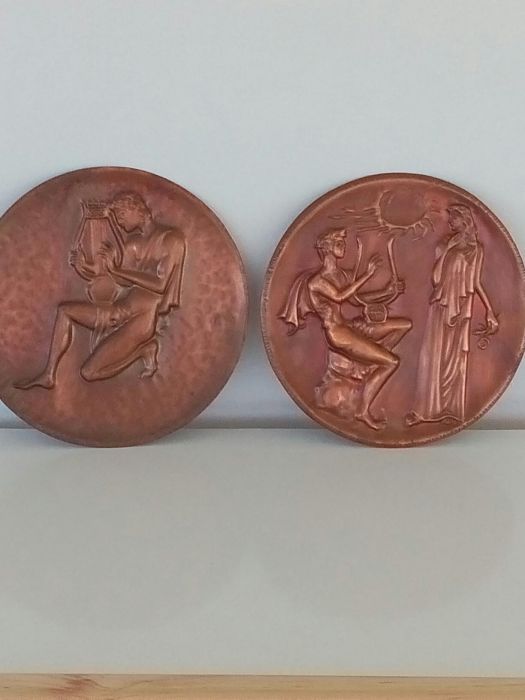 Медна чиния за стена