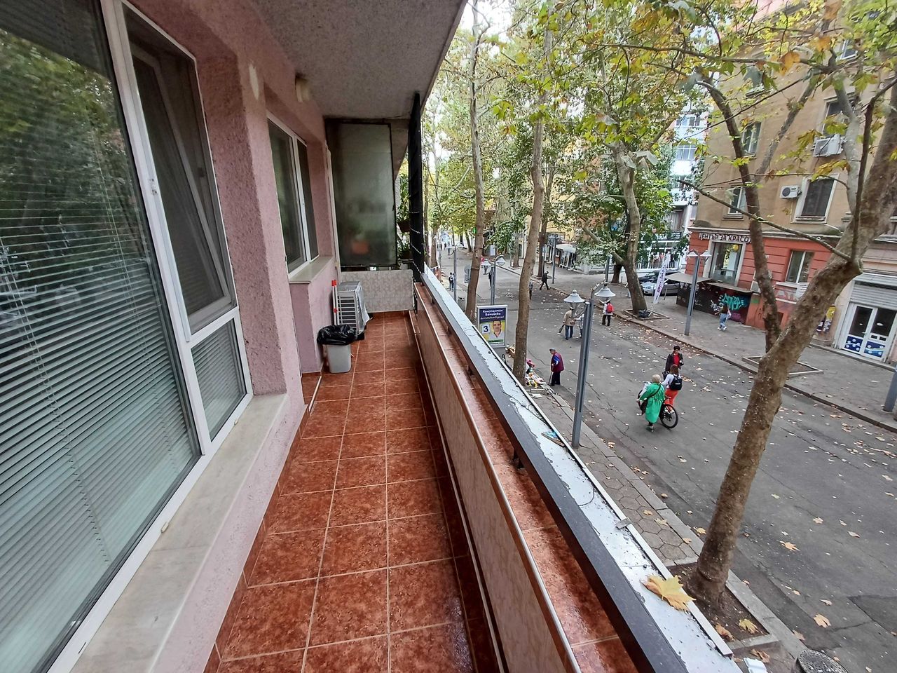 Дава се под наем Двустаен апартамент в Бургас, Център - 65 кв.м за 459 € - Снимка #14