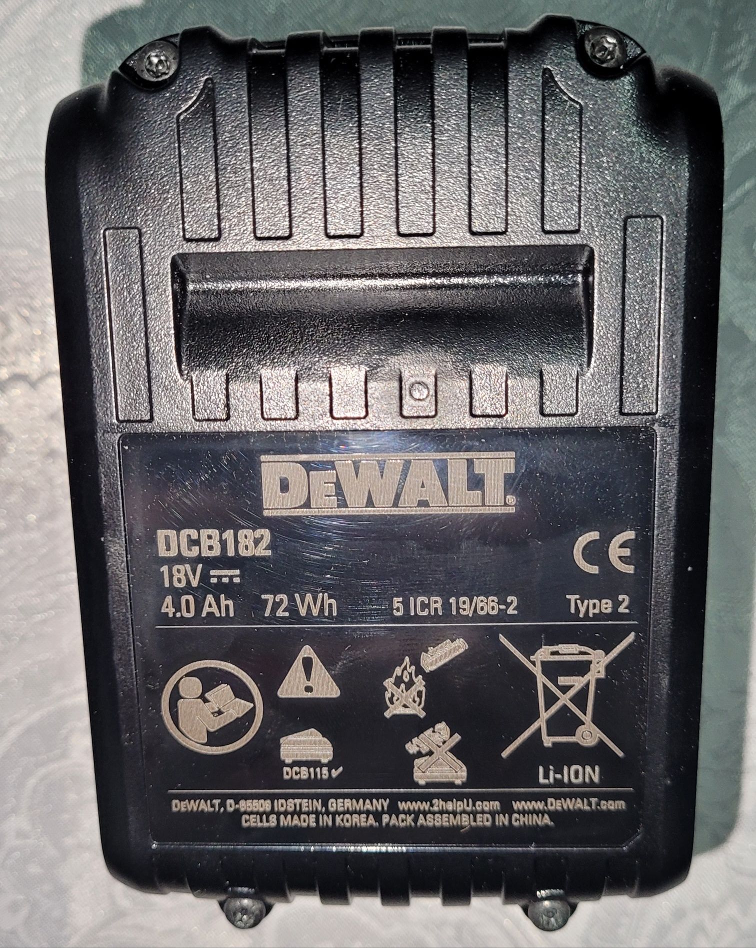 Acumulator DeWalt 4Ah/18V DCB182[ China]