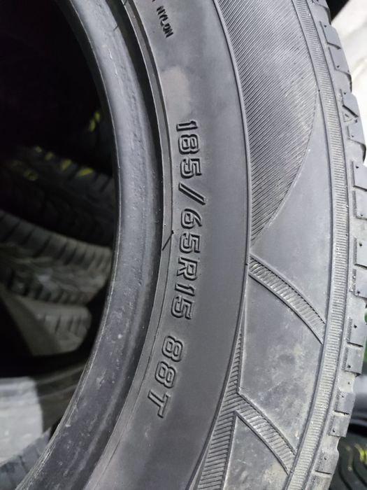 2бр зимни гуми 185/65/15 Falken EuroWinter
6.5mm
Без лепенки и кривини