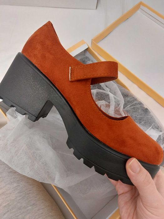 Нови обувки Mary Jane на Koi footwear