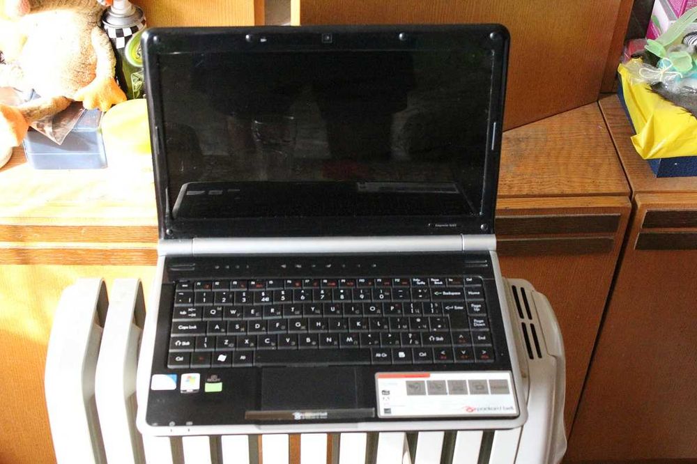 Лаптоп Packard Bell J65 за части