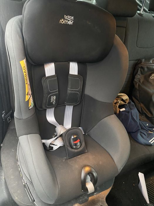 Vand scaun auto Britax Romer SICT 9-18 kg – foarte sigur, stare bună
