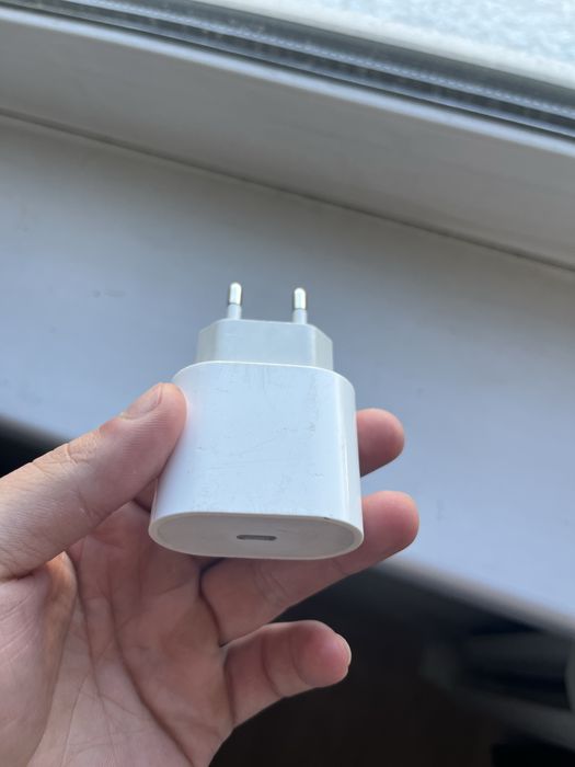 Оригинальный адаптер iphone.
