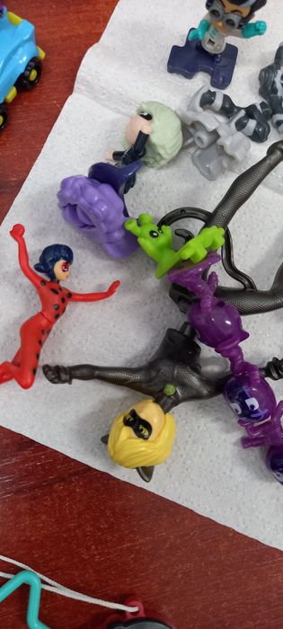 Colecții Kinder surprize