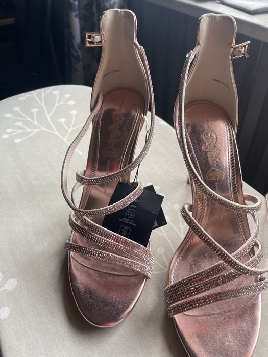 Сандали розово злато с каишка 39 н