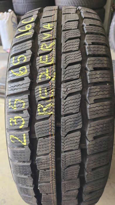 1 anvelopa iarnă Khumo 235/65/16 C