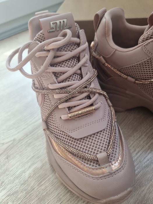 Сникърси Steve Madden