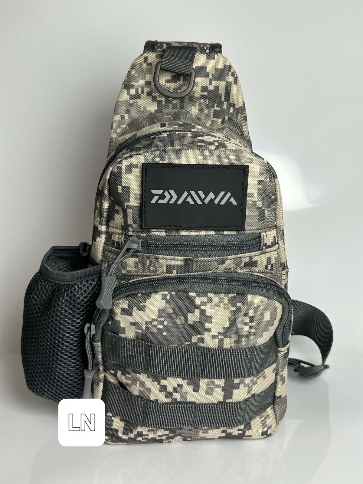 Водоустойчива мъжка чанта през рамо DAIWA