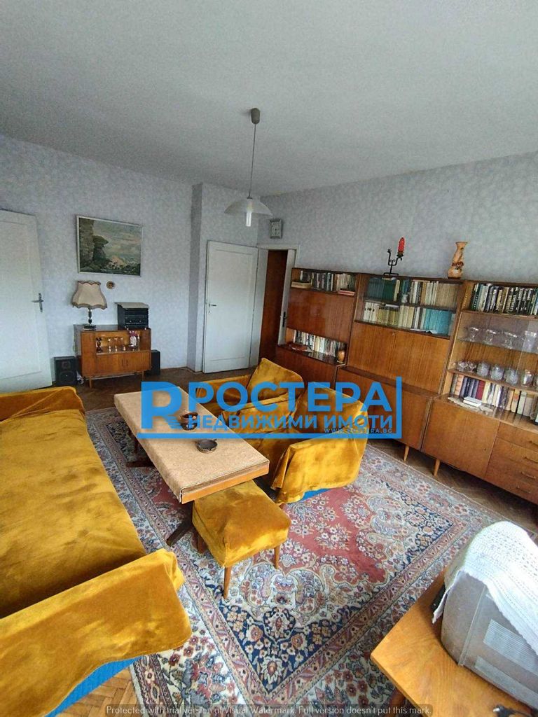 Продава се Четиристаен апартамент в Търговище, Център - 92 кв.м за 992 €/кв.м - Снимка #1