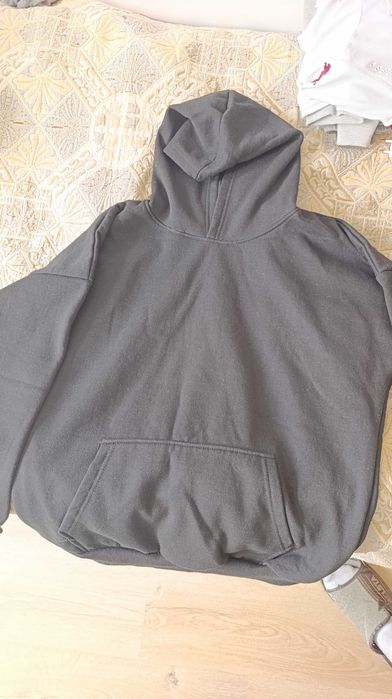 Черен суитшърт с качулка