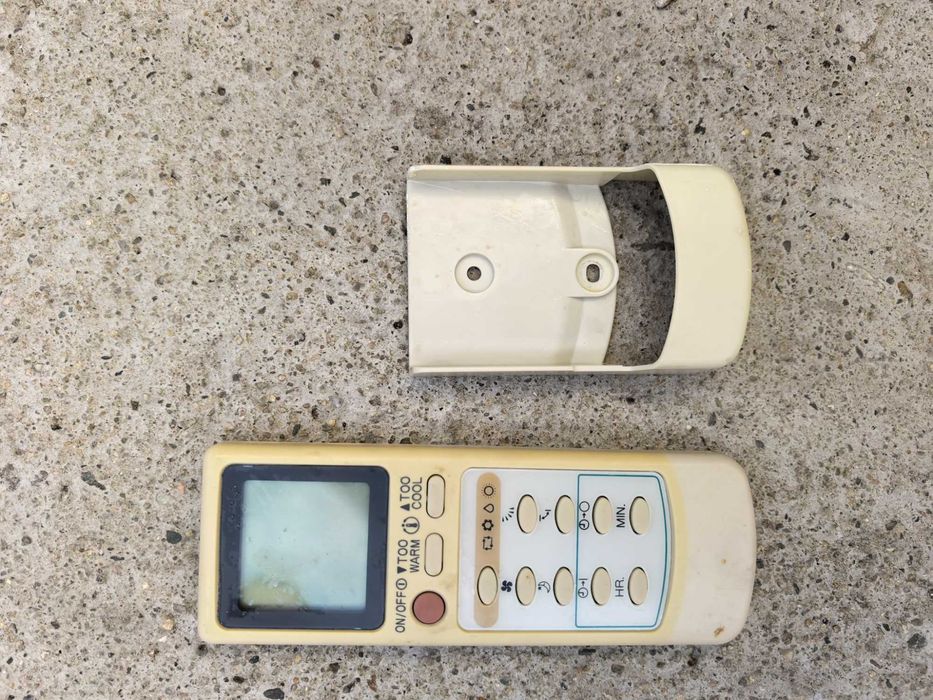 Продавам оригинално дистанционно за климатик ОСАКА