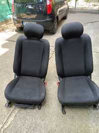 Предни седалки от Suzuki Liana