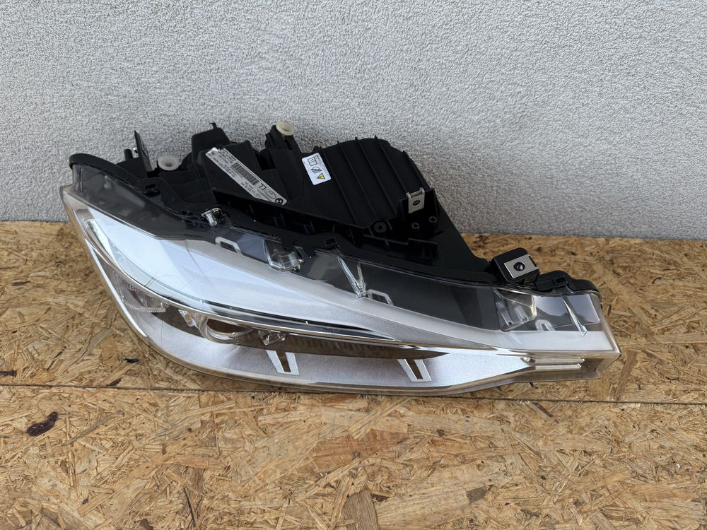 Far dreapta BMW Seria3 F30 F31 Xenon Original Europa
