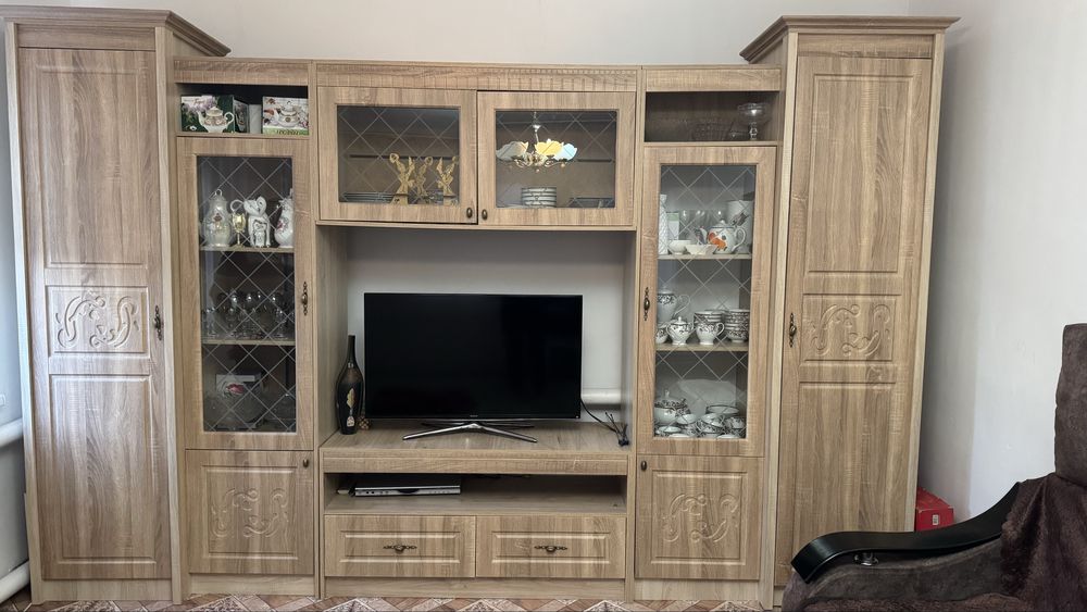 Продам гарнитур в гостиную