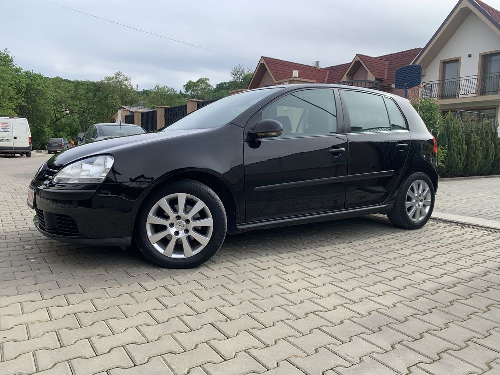 Volkswagen golf 5 / 2007 / 1.9Diesel/Automat