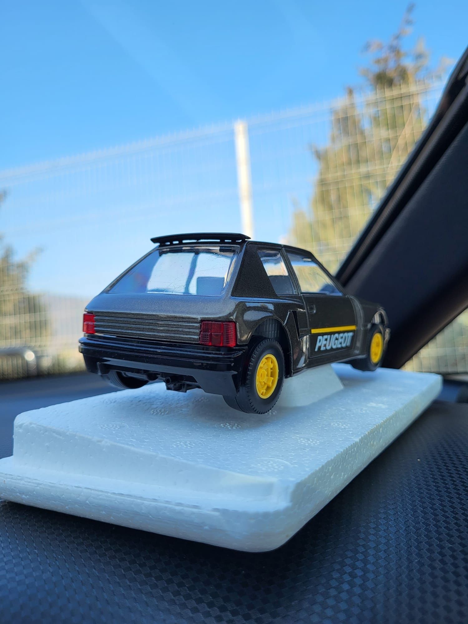 Machetă Peugeot 205 Turbo 16