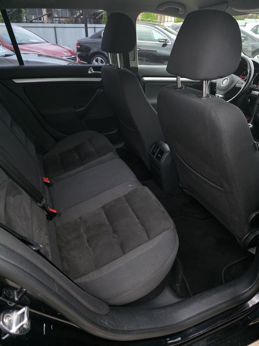 Volkswagen Golf 2011 euro5 diesel navi incalzire clima jante senzori