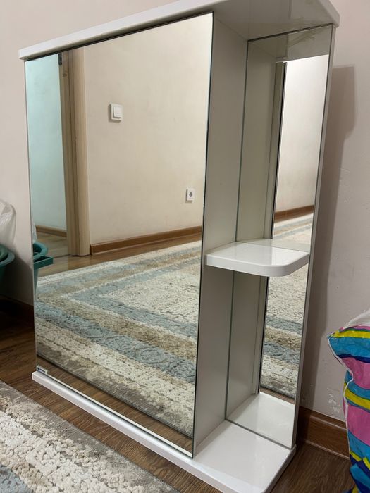 Шкаф в ванную в отличном состоянии