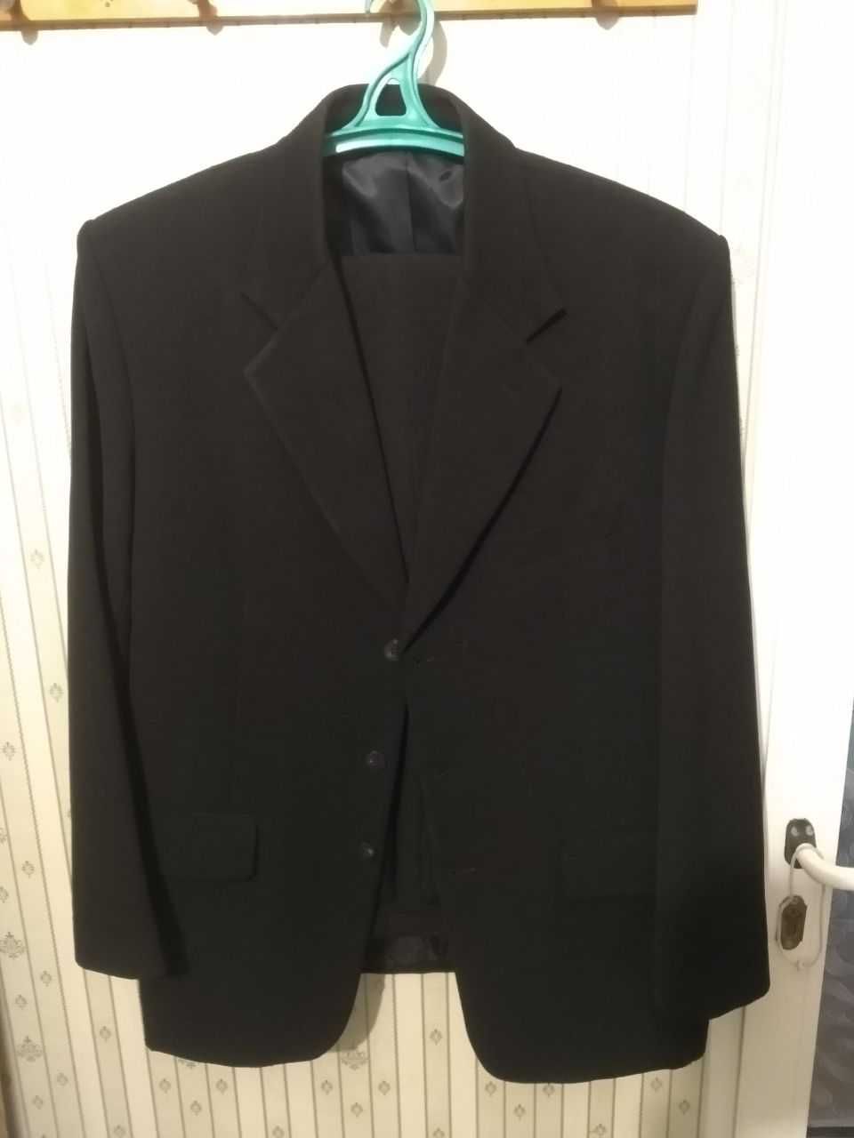 Черный мужской костюм двойка (пиджак и брюки), размер 54