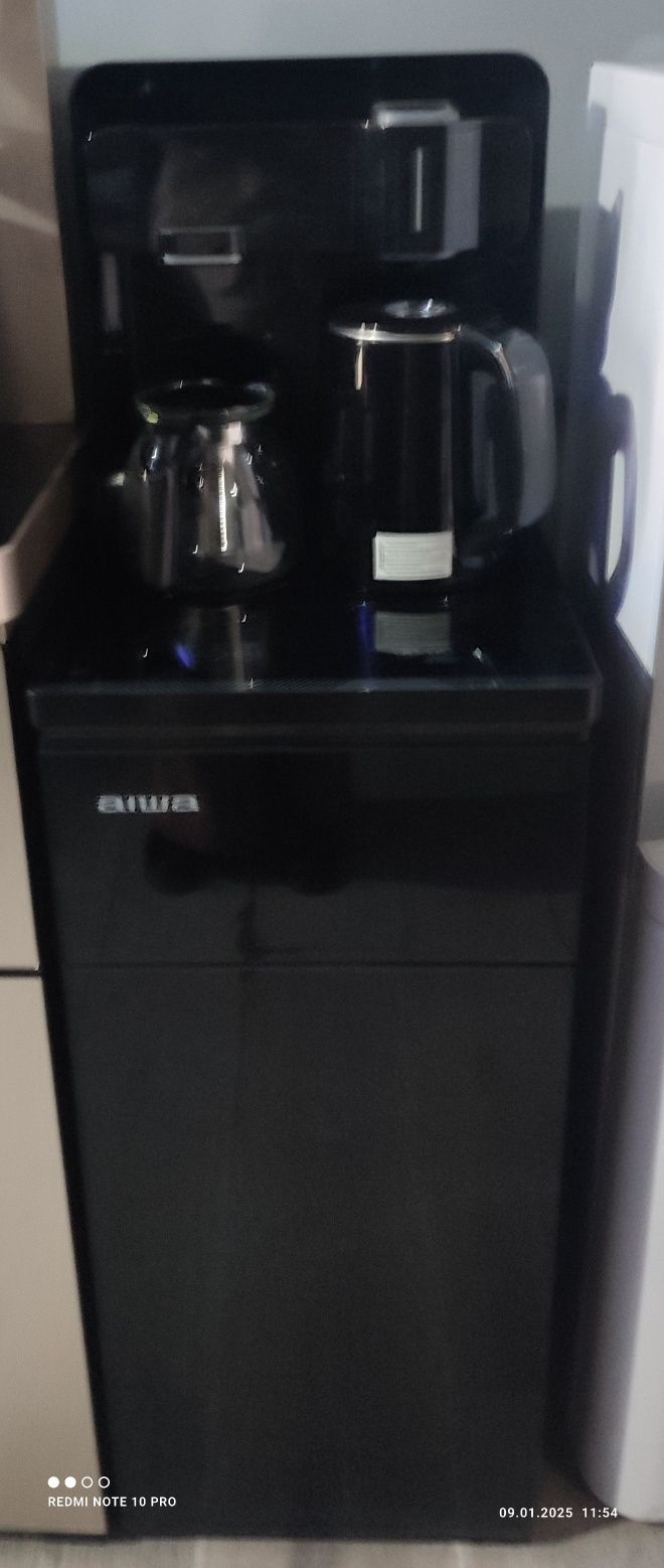 Кулер AIWA c чайным набором