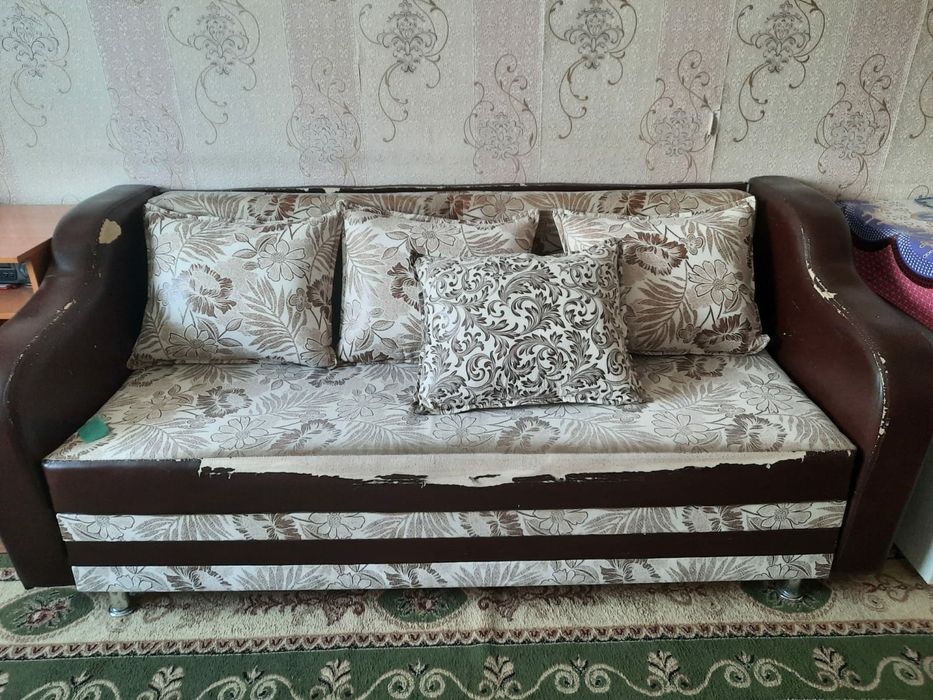 Диван для гостинной! Срочно продам!