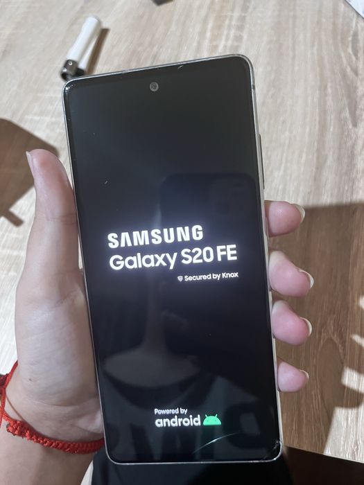 Samsung S20 FE , in stare buna