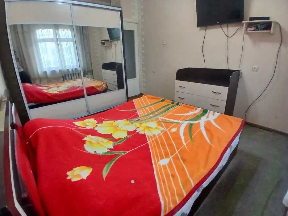 Продаётся квартира Юнусабад10 3 ком улучшенной 78 м2 средним ремонтом