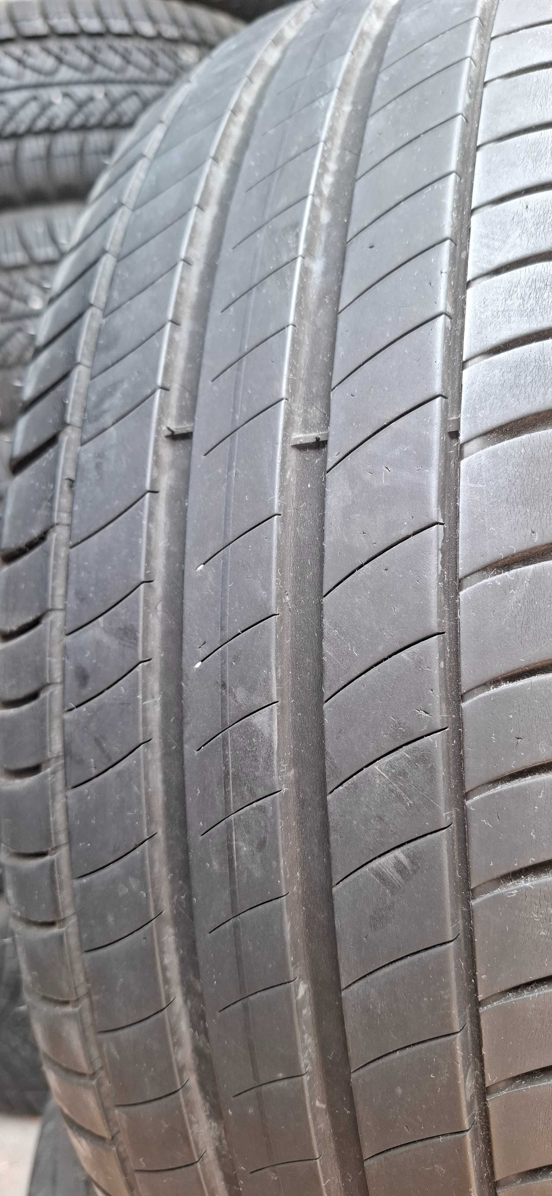 2бр. 215/60/17 Michelin 6mm грайфер, дот 17г. Предлагаме монтаж +++