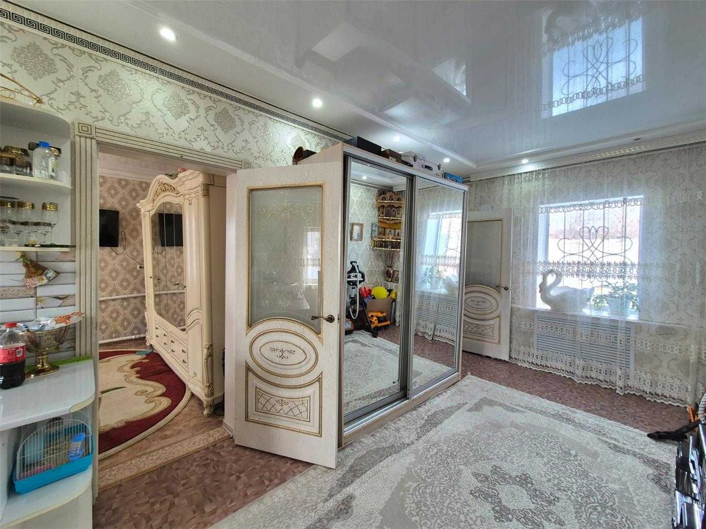 Продам 3 комн дом по ул Жамбыла, в доме 2 раздельные спальни,