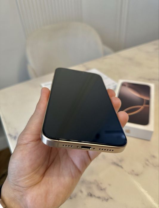 Iphone 16 Pro Max, baterie 100%