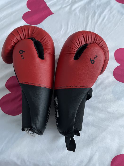 Mănusi box culoare rosie de copil