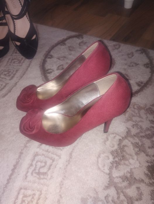 Sandale și pantofi Nr 39
