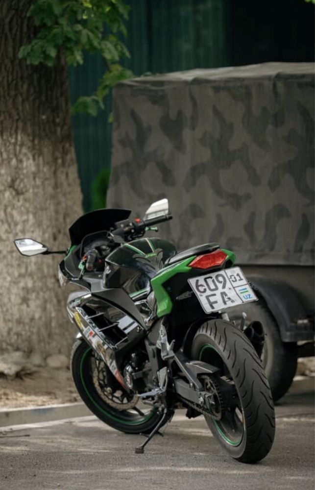 Мотоцикл Kawasaki ninja 400